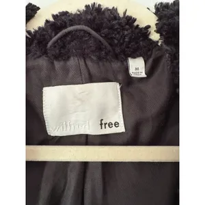 Aritzia Wilfred Free Grete Teddy Coat Fuzzy Jacket Size Medium Black thumbnail 8