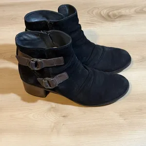 Paul Green Black Suede Size 7 Double Buckle Ankle‎ Boots Newbury 08327 Booties thumbnail 2