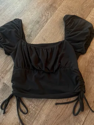 Hollister Crop Top thumbnail 1