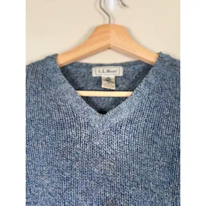 LL Bean Womens Blue Wool V-Neck Sweater Made in Scotland DC74‎ Medium thumbnail 3