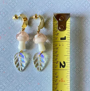 Handmade Kawaii y2k fairy pink mushroom & leaf glass beads moon dangle earrings🍄🌈💕 thumbnail 4
