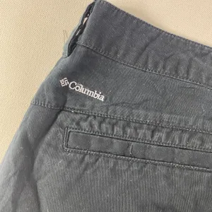 Columbia Shorts Womens 4‎ Black 4" Inseam Chino Cotton 30" Waist Hiking Ladies thumbnail 2