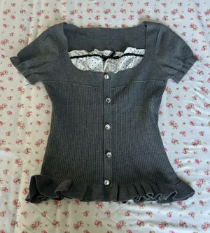 Gray Ribbed Button thumbnail 1
