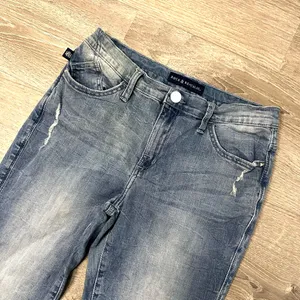 •ROCK & REPUBLIC• KENDALL JEANS thumbnail 3