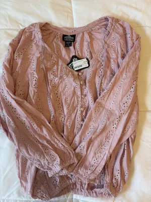 Angie shirt  thumbnail 1