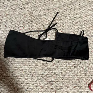 NWT Aritzia Sunday Best Cora Multi twist bandeau top in Black- Size XS thumbnail 5