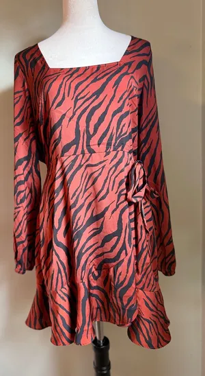 EXPRESS brown Red Black Tiger Print Y2K boho Long Sleeve Wrap‎ Mini Dress M thumbnail 1