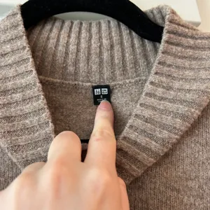 Uniqlo Tan wool blend mock neck sweater thumbnail 2