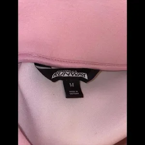 Project Runway Womens Sweatshirt Top Pink 3/4 Sleeves Mock Neck Stretch‎ M thumbnail 3