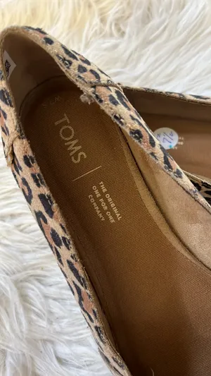 TOMS women's Leopard Print Julie Flat thumbnail 2