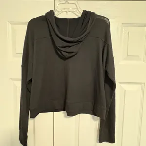 Mossimo Women’s Cropped Black Long Sleeve Pullover Size Medium thumbnail 5
