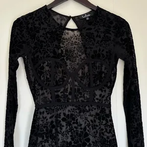 LULU’S Cor-Set to Go Black Burnout Velvet Print Dress X-Small thumbnail 4