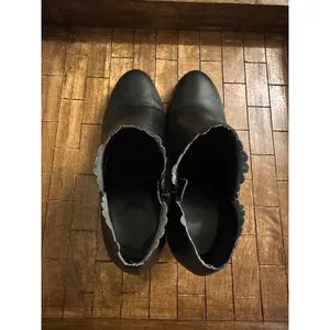 Jack‎ Rogers Black Ankle Booties Scalloped Trim Block Heel Pointed Toe Stylish thumbnail 3