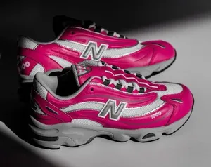 New Balance 1000 Shoes Unisex Womens size 8.5 Men’s size 7 Dragon Berry Pink thumbnail 1