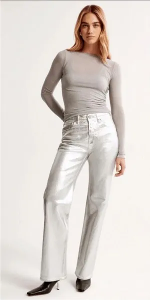 Abercrombie & Fitch Silver Metallic Jeans 28/6R Curve Love 90s‎ relaxed jeans thumbnail 1