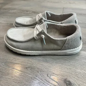 Hey Dude Wendy Suede‎ Off White Slip On Loafers Shoes Womens Size 9 thumbnail 3