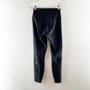 Alo Yoga Pull On High Waisted Airlift Workout 7/8 Leggings Pants Black Small thumbnail 7