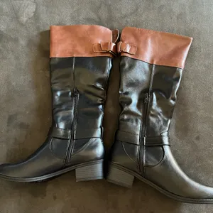 RAMPAGE 2 Tone Faux Leather Western Cowboy Riding Boots Womens Size 7 New thumbnail 2