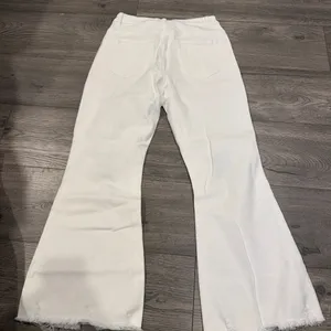 Amazon White Jeans Flare thumbnail 2