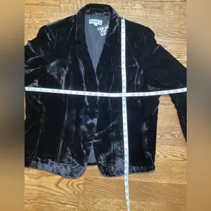 Cavender’s Rockin C Black velvet Women's Single Breasted blazer. Size XL thumbnail 10