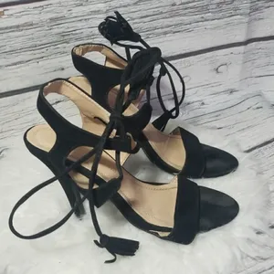 Chase + Chloe strappy fringe leather heels sz 6 thumbnail 2