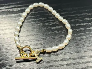 Initial “I” Gold And Pearl Bracelet thumbnail 2