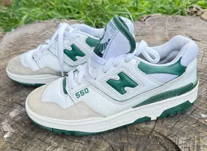 New Balance Men's 550 men’s Sneaker, shoes size 5.5 thumbnail 1