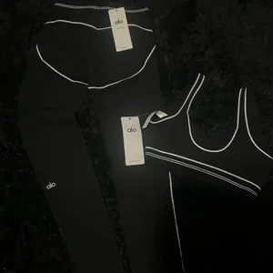 Alo Yoga thumbnail 3