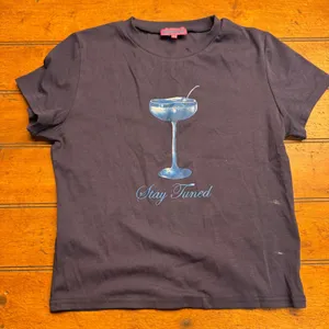 edikted‎ navy blue graphic tee cocktail glass stay tuned women's size large thumbnail 1