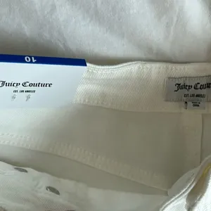 Juicy Couture White Denim Jean shorts, Size 10, 4” inseam, NWT thumbnail 6