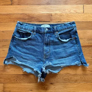 Abercrombie & Fitch The Mom Short High Rise Distressed Denim Blue Size 28 6 thumbnail 2