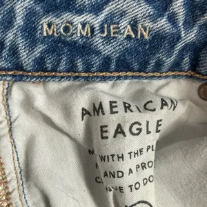 American Eagle Distressed Mom Jeans Size 0 | Ripped Straight Leg | 90s Y2K thumbnail 10