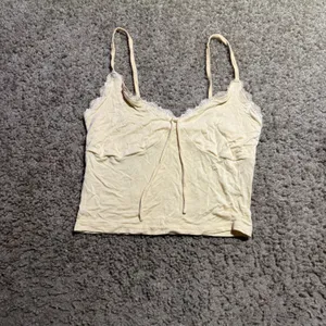 Me to We Women Pale Yellow Lace Trim‎ Tie Front Camisole Tank Top Small thumbnail 2