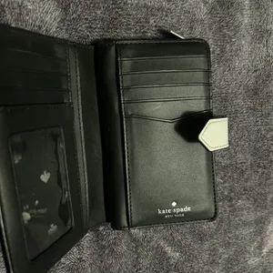 Kate Spade Wallet New York thumbnail 2