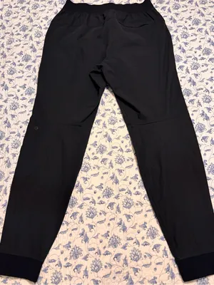 Lululemon Women’s Medium Black Joggers Pockets Athleisure “Zillow” logo thumbnail 2