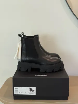 ALOHAS Bernice Black Leather Ankle Boots Size EU 38 (size 7/7.5) thumbnail 3