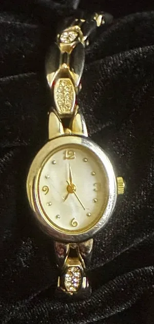 Christian Benet FMDCB633 Mother F Pearl Face Gold Classic Diamond Bracelet Watch thumbnail 1