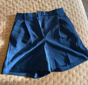 Abercrombie high rise shorts thumbnail 2