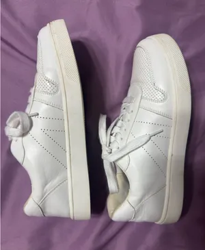 MIA Sneakers thumbnail 1