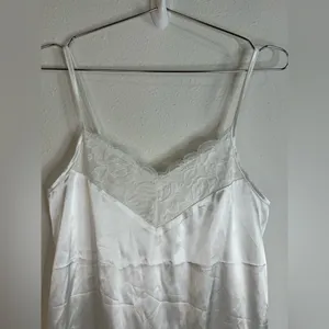 Unbranded White Satin Slip Dress with Lace Trim - Size Small thumbnail 3