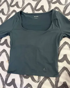HOLLISTER soft stretch seamless fabric scoop top thumbnail 1