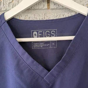 Figs Catarina One Pocket Scrub Top Navy Blue Size XL thumbnail 4