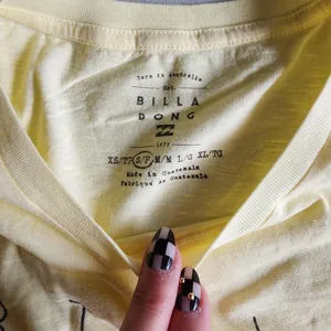 NWT Billabong Women's Yellow T-shirt Graphic thumbnail 3