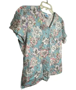 SB Scrubs Floral Scrub Shirt‎ thumbnail 3