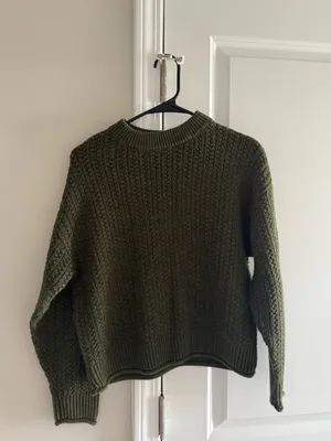 Universal Threads Sweater thumbnail 2