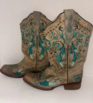 Corral Boots are the Women's Sand Horse Inlay and Multicolor Embroidery Square Toe model (A4266 thumbnail 1