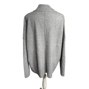 Simply Vera Vera Wang Gray Mockneck Sweater M Quiet Luxury Cashmere Blend thumbnail 3