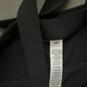 Alo Yoga Cropped Dreamscape Tank Black XS thumbnail 3