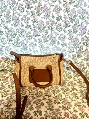 Michael Kors purse thumbnail 3