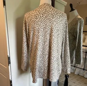 American Eagle XS Leopard Top thumbnail 7